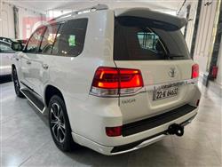 تۆیۆتا لاند کروزەر